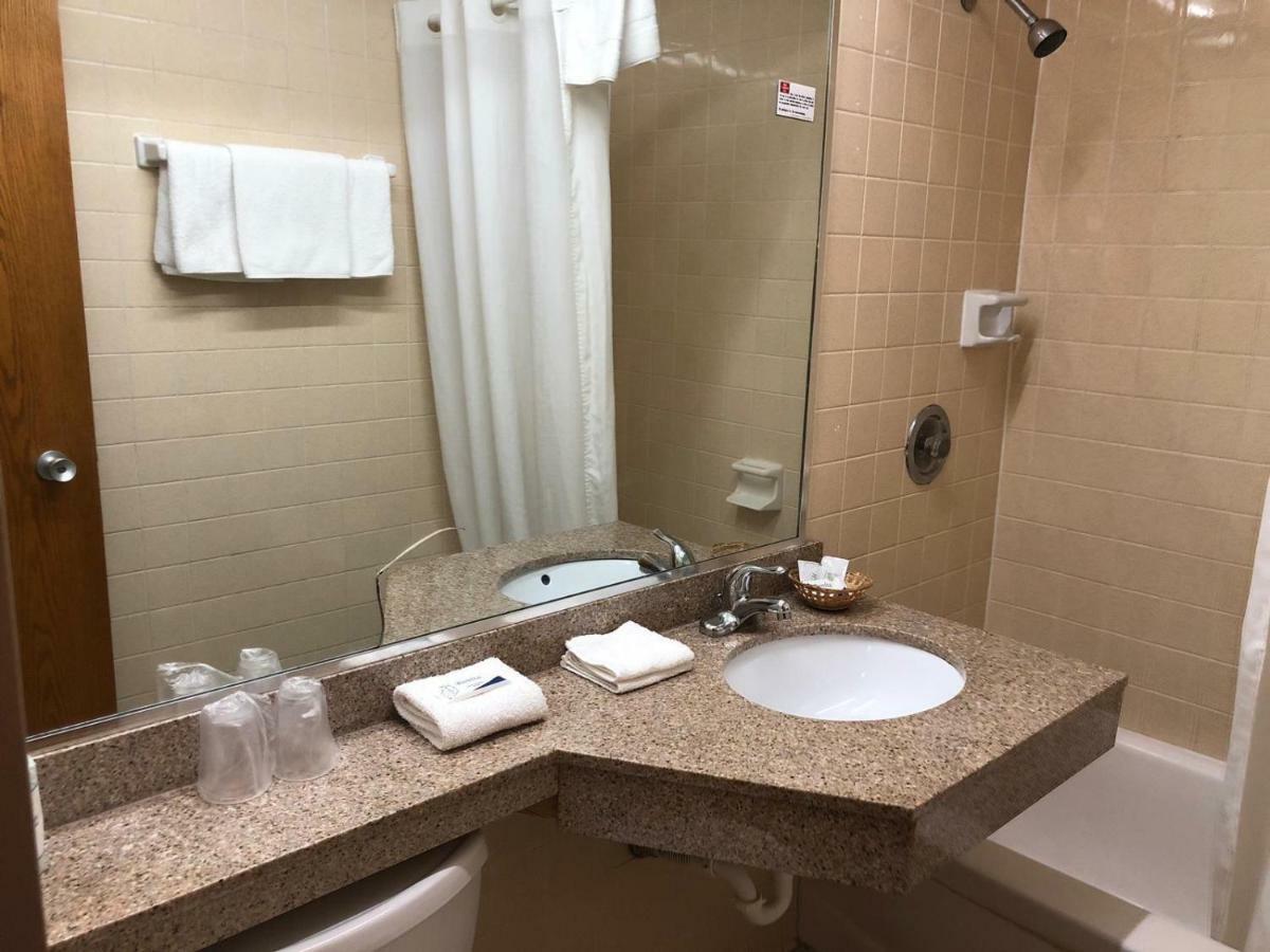 Red Carpet Inn Syracuse Airport North Syracuse Ngoại thất bức ảnh